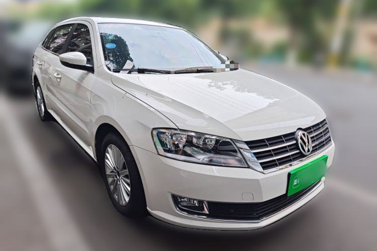 Used Volkswagen Gran Lavida 2014 1.6L Automatic Sport Edition Front Right 45 Deg