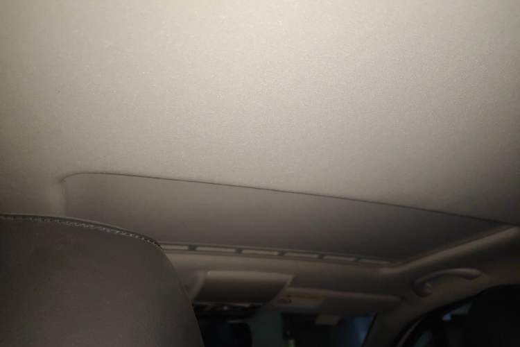 Used Volkswagen Gran Lavida 2014 1.6L Automatic Sport Edition Headliner