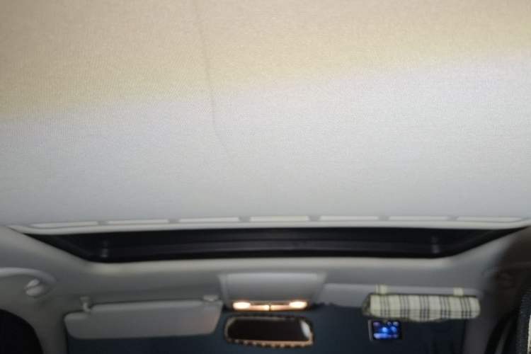 Used Volkswagen Gran Lavida 2014 1.6L Automatic Sport Edition Headliner
