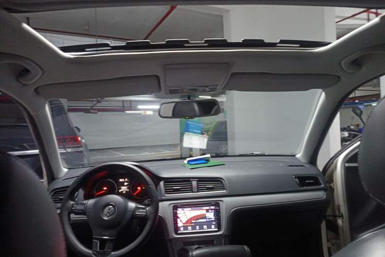 Used Volkswagen Gran Lavida 2014 1.4TSI Automatic Sport Edition Headliner