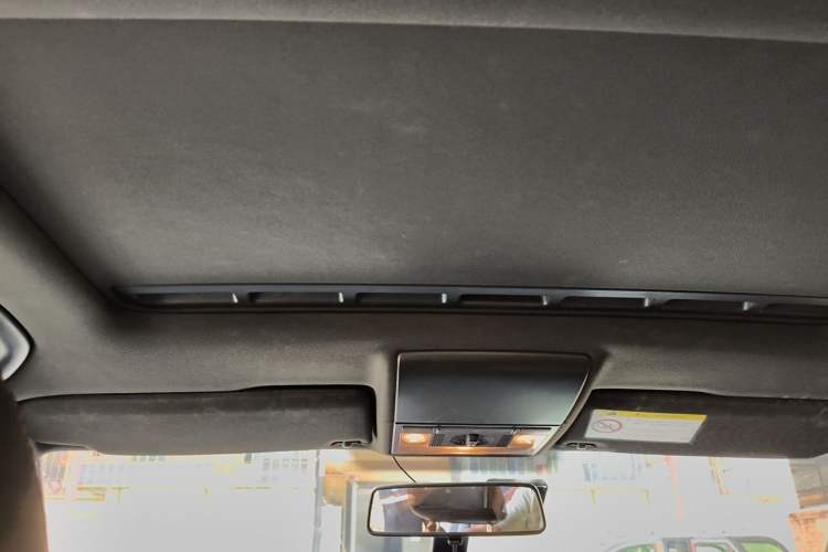 Used Volkswagen Gran Lavida 2014 1.4TSI Automatic Sport Edition Headliner