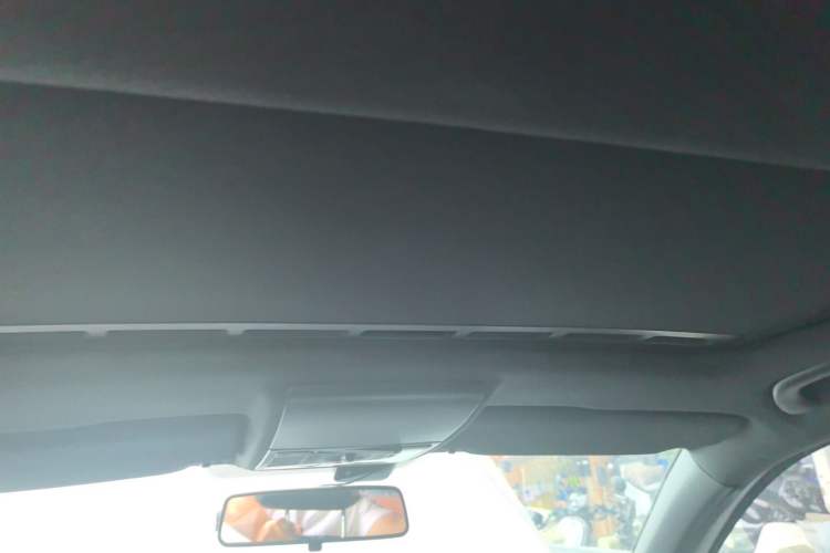 Used Volkswagen Gran Lavida 2014 1.4TSI Automatic Sport Edition Headliner