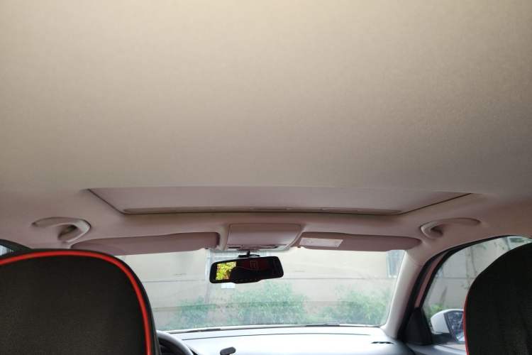 Used Volkswagen Gran Lavida 2014 1.6L Automatic Sport Edition Headliner