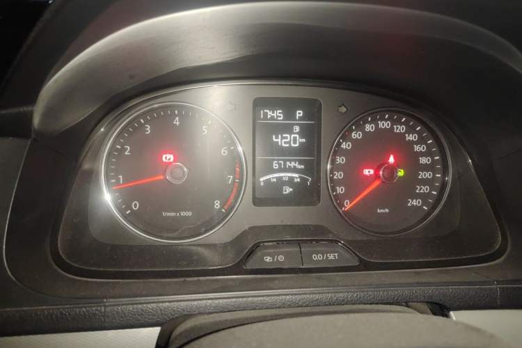 Used Volkswagen Gran Lavida 2014 1.6L Automatic Sport Edition Instrument Cluster