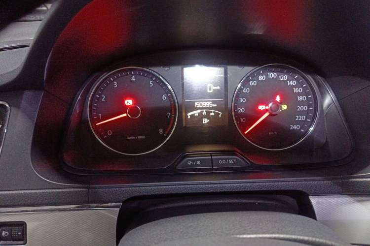 Used Volkswagen Gran Lavida 2014 1.4TSI Automatic Sport Edition Instrument Cluster