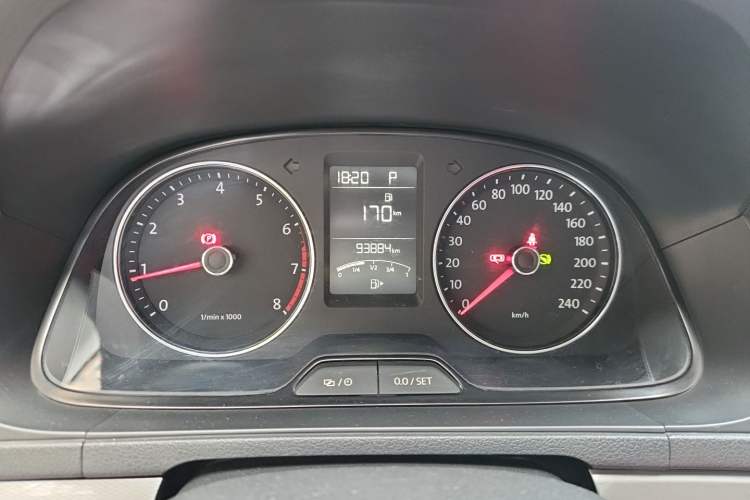 Used Volkswagen Gran Lavida 2014 1.6L Automatic Sport Edition Instrument Cluster