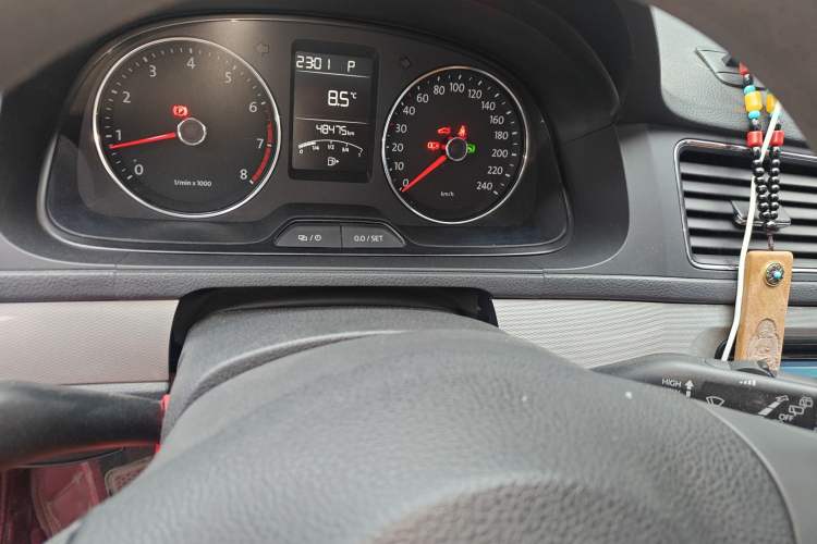 Used Volkswagen Gran Lavida 2014 1.6L Automatic Sport Edition Instrument Cluster