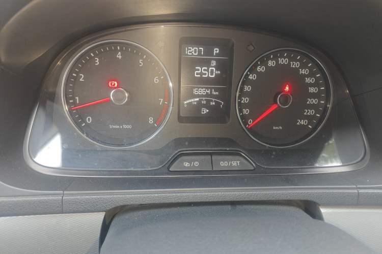 Used Volkswagen Gran Lavida 2014 1.4TSI Automatic Sport Edition Instrument Cluster