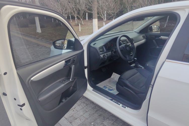 Used Volkswagen Gran Lavida 2014 1.4TSI Automatic 30th Anniversary Edition Interior 1