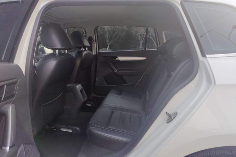 Used Volkswagen Gran Lavida 2014 1.4TSI Automatic 30th Anniversary Edition Interior 2