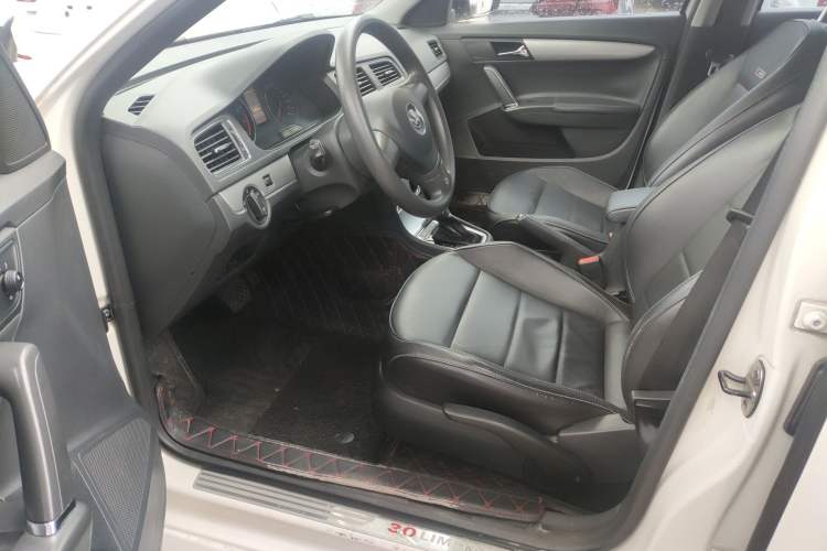 Used Volkswagen Gran Lavida 2014 1.4TSI Automatic 30th Anniversary Edition Interior 2