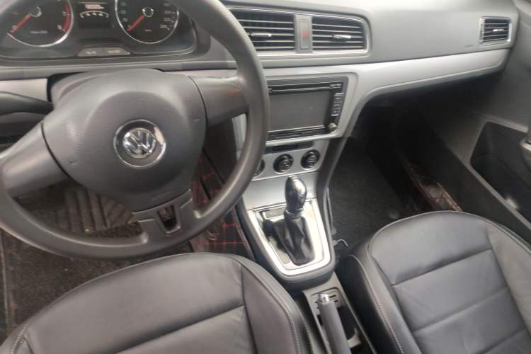 Used Volkswagen Gran Lavida 2014 1.4TSI Automatic 30th Anniversary Edition Interior 3