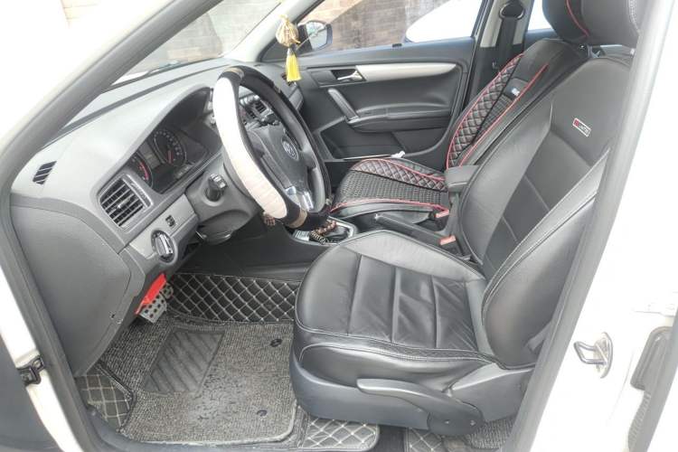 Used Volkswagen Gran Lavida 2014 1.4TSI Automatic 30th Anniversary Edition Interior 3