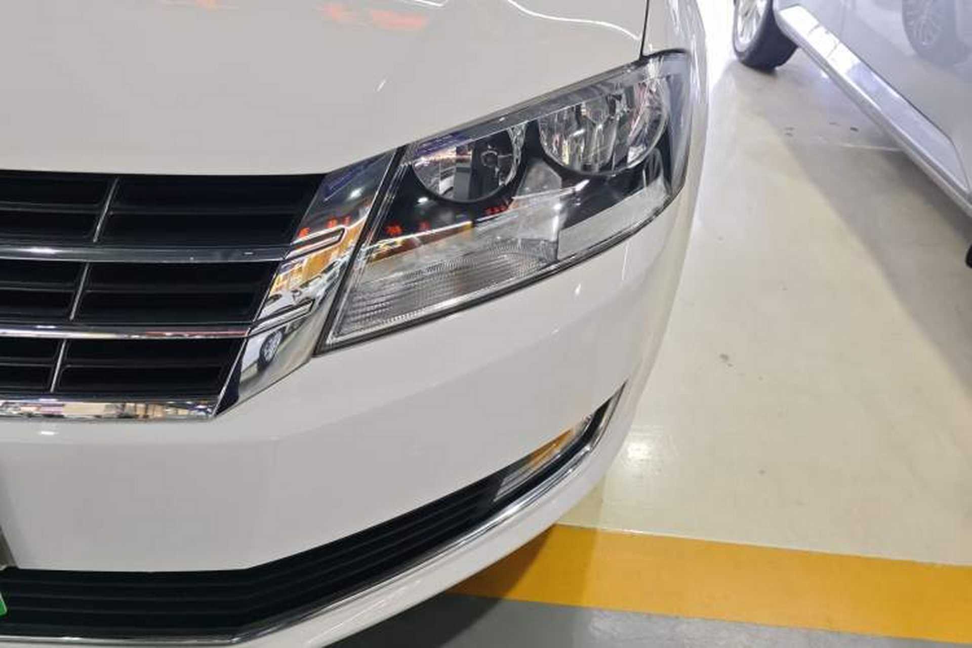 Used Volkswagen Gran Lavida 2014 1.4TSI Automatic 30th Anniversary Edition Left Front Headlight