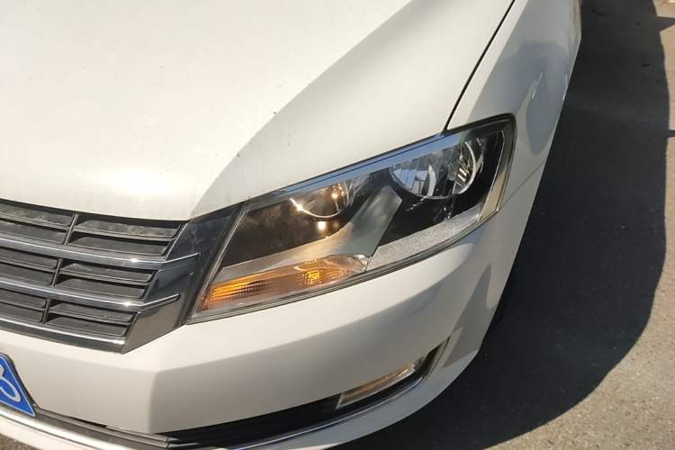 Used Volkswagen Gran Lavida 2014 1.4TSI Automatic 30th Anniversary Edition Left Front Headlight
