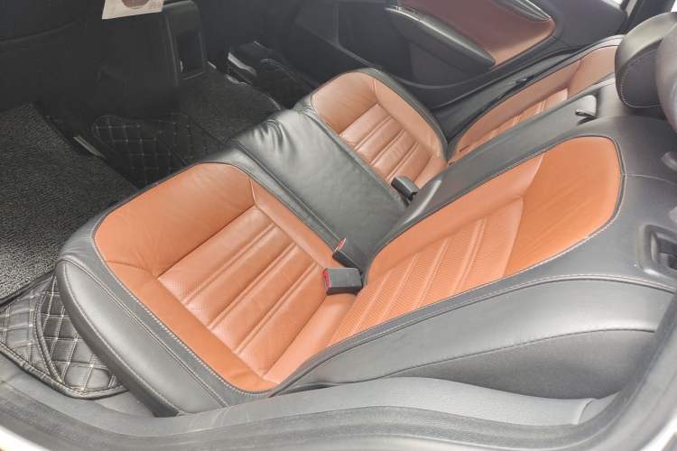 Used Volkswagen Gran Lavida 2014 1.6L Automatic Sport Edition Left Rear Seat