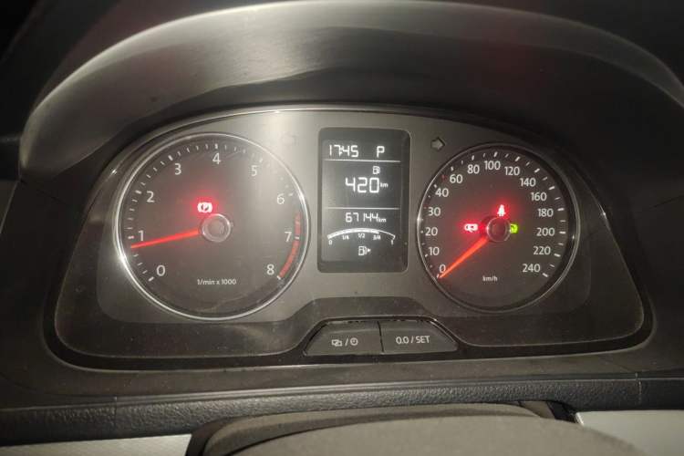 Used Volkswagen Gran Lavida 2014 1.6L Automatic Sport Edition Odometer Close Up