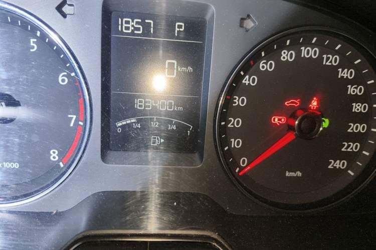 Used Volkswagen Gran Lavida 2014 1.4TSI Automatic 30th Anniversary Edition Odometer Close Up