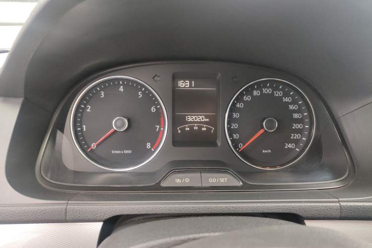 Used Volkswagen Gran Lavida 2014 1.4TSI Automatic 30th Anniversary Edition Odometer Close Up