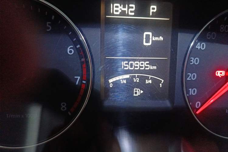 Used Volkswagen Gran Lavida 2014 1.4TSI Automatic Sport Edition Odometer Close Up
