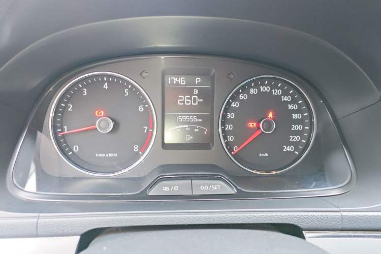 Used Volkswagen Gran Lavida 2014 1.6L Automatic Sport Edition Odometer Close Up