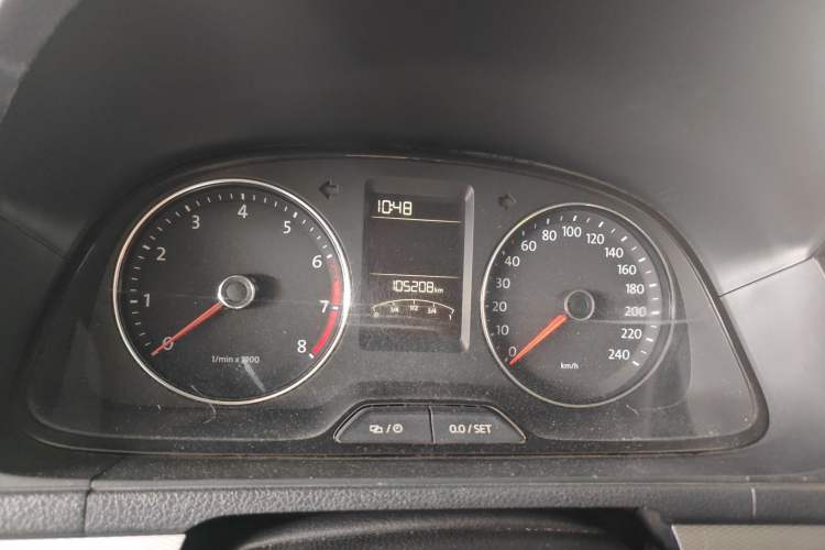 Used Volkswagen Gran Lavida 2014 1.4TSI Automatic 30th Anniversary Edition Odometer Close Up