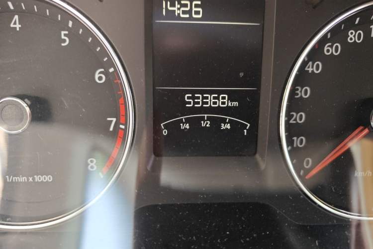 Used Volkswagen Gran Lavida 2014 1.6L Automatic Sport Edition Odometer Close Up