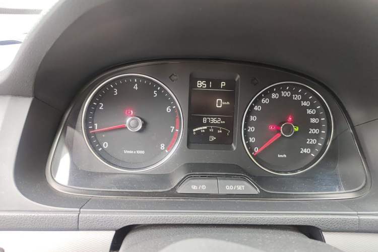 Used Volkswagen Gran Lavida 2014 1.4TSI Automatic 30th Anniversary Edition Odometer Close Up