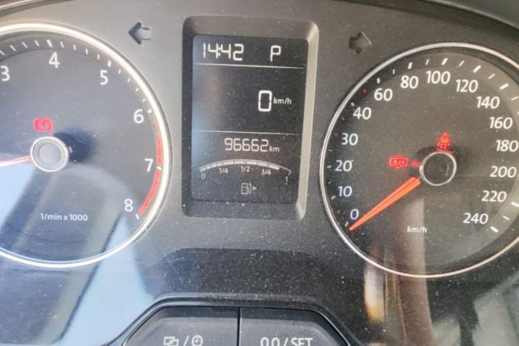 Used Volkswagen Gran Lavida 2014 1.4TSI Automatic 30th Anniversary Edition Odometer Close Up