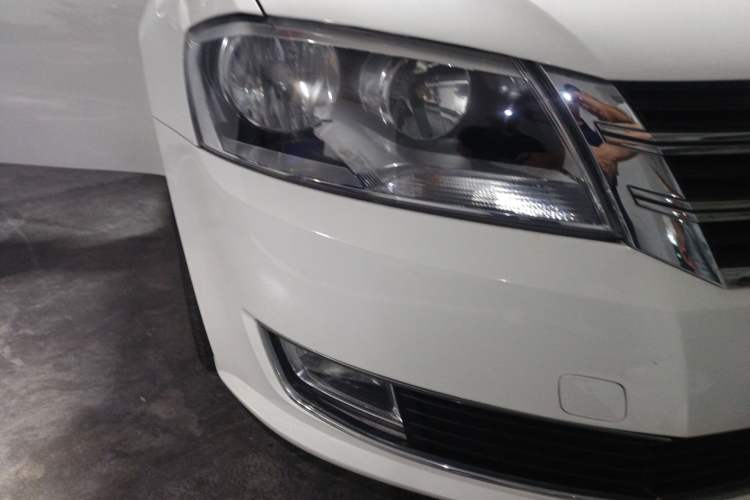Used Volkswagen Gran Lavida 2014 1.4TSI Automatic Sport Edition Right Front Headlight