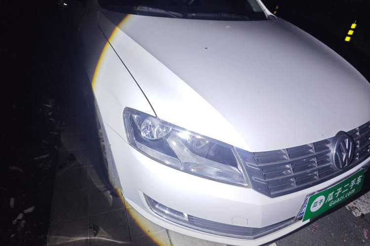 Used Volkswagen Gran Lavida 2014 1.4TSI Automatic 30th Anniversary Edition Right Front Headlight