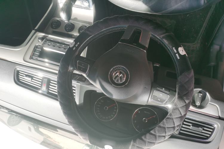 Used Volkswagen Gran Lavida 2014 1.6L Automatic Sport Edition Steering Wheel