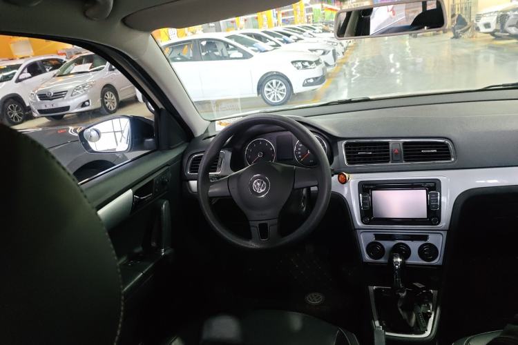 Used Volkswagen Gran Lavida 2014 1.4TSI Automatic 30th Anniversary Edition Steering Wheel