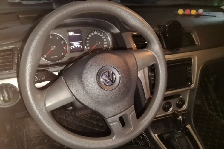 Used Volkswagen Gran Lavida 2014 1.4TSI Automatic 30th Anniversary Edition Steering Wheel
