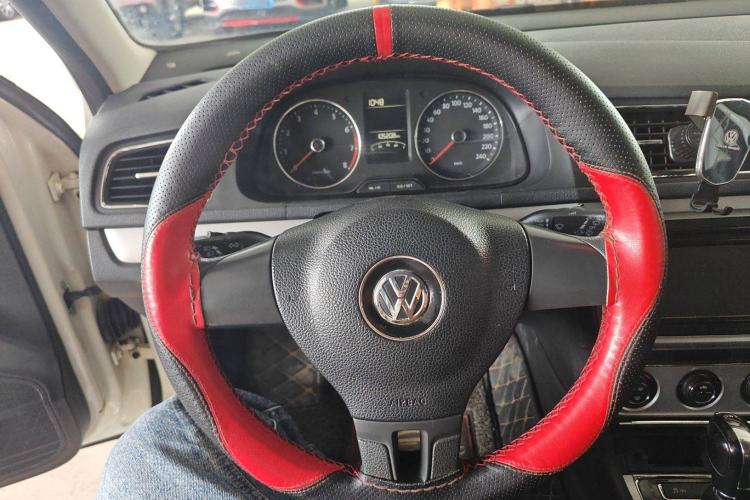 Used Volkswagen Gran Lavida 2014 1.4TSI Automatic 30th Anniversary Edition Steering Wheel