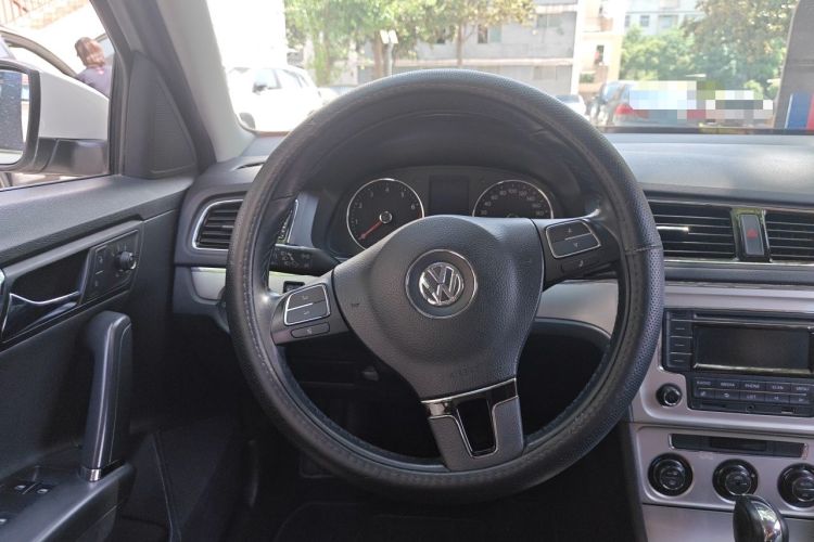 Used Volkswagen Gran Lavida 2014 1.6L Automatic Sport Edition Steering Wheel