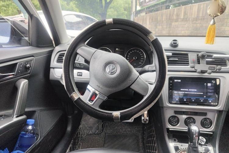 Used Volkswagen Gran Lavida 2014 1.4TSI Automatic 30th Anniversary Edition Steering Wheel