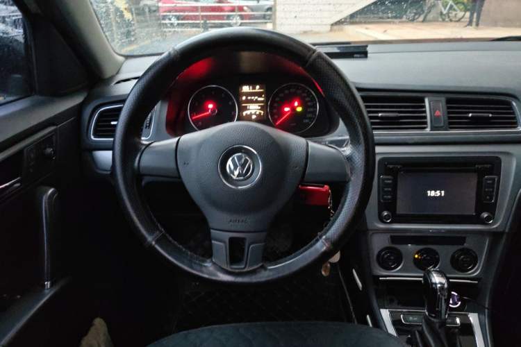 Used Volkswagen Gran Lavida 2014 1.4TSI Automatic 30th Anniversary Edition Steering Wheel