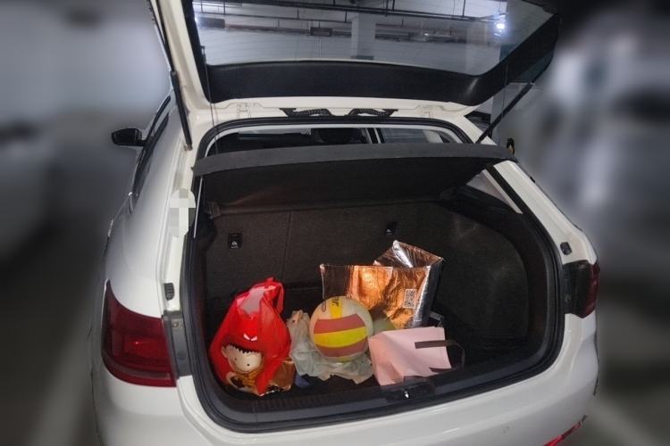 Used Volkswagen Gran Lavida 2014 1.6L Automatic Sport Edition Trunk