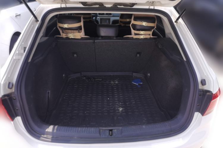 Used Volkswagen Gran Lavida 2014 1.6L Automatic Sport Edition Trunk