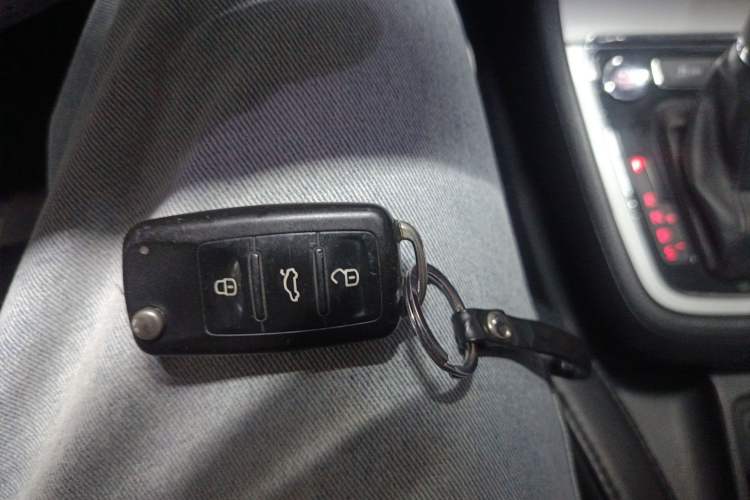 Used Volkswagen Gran Lavida 2014 1.4TSI Automatic Sport Edition Vehicle Key