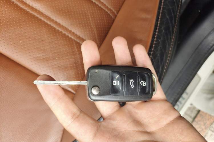 Used Volkswagen Gran Lavida 2014 1.6L Automatic Sport Edition Vehicle Key