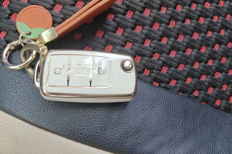 Used Volkswagen Gran Lavida 2014 1.6L Automatic Sport Edition Vehicle Key