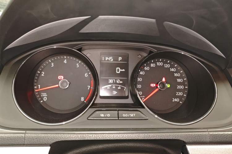Used Volkswagen Gran Lavida 2015 230TSI DSG Comfort Edition Instrument Cluster