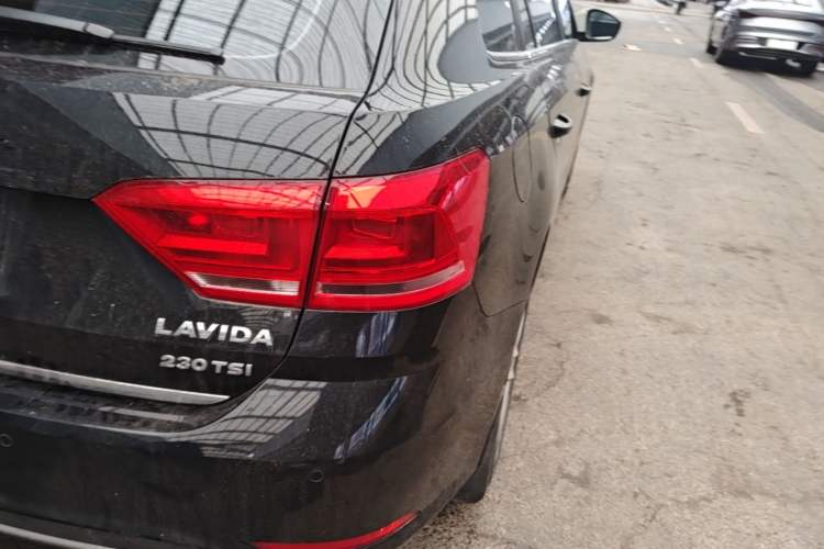 Used Volkswagen Gran Lavida 2015 230TSI DSG Comfort Edition Right Rear Taillight