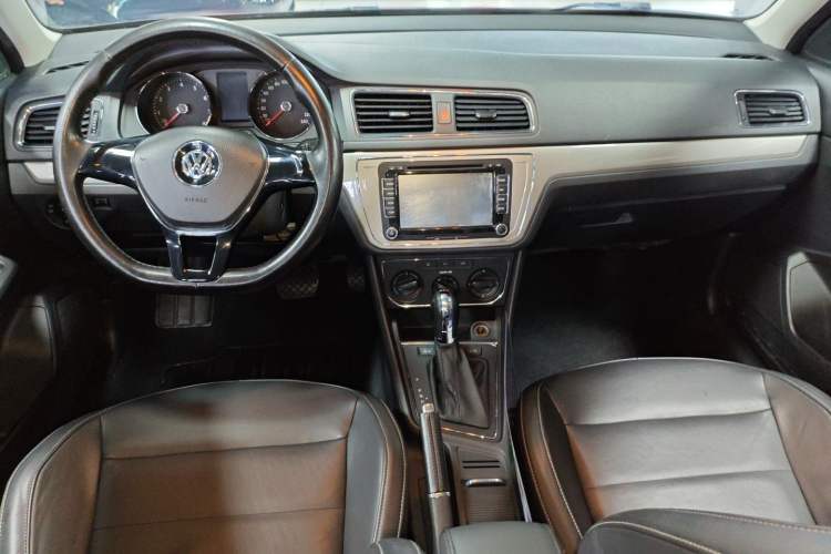 Used Volkswagen Gran Lavida 2015 230TSI DSG Comfort Edition Center Console