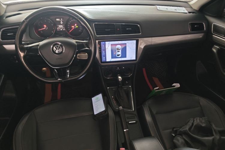 Used Volkswagen Gran Lavida 2015 230TSI DSG Comfort Edition Center Console
