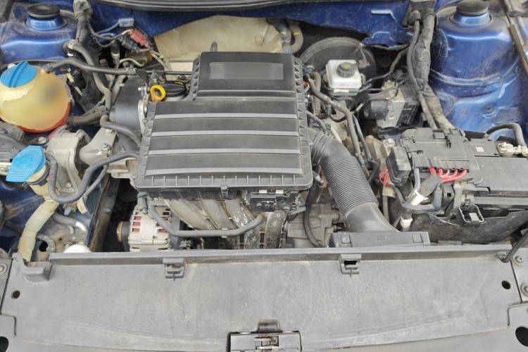 Used Volkswagen Gran Lavida 2015 1.6L Automatic Comfort Edition Engine Bay