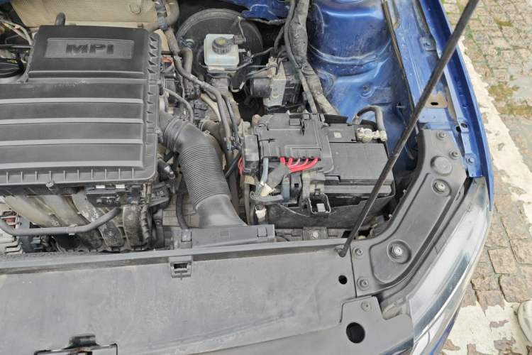 Used Volkswagen Gran Lavida 2015 1.6L Automatic Comfort Edition Engine Bay Left