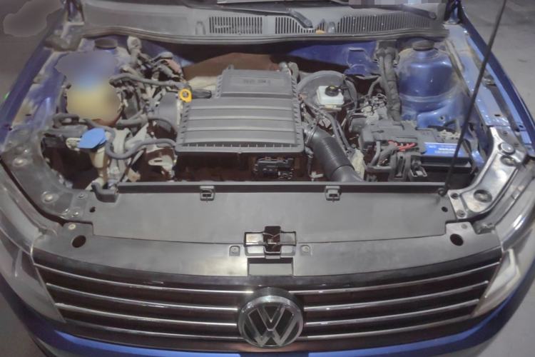 Used Volkswagen Gran Lavida 2015 1.6L Automatic Comfort Edition Engine Bay
